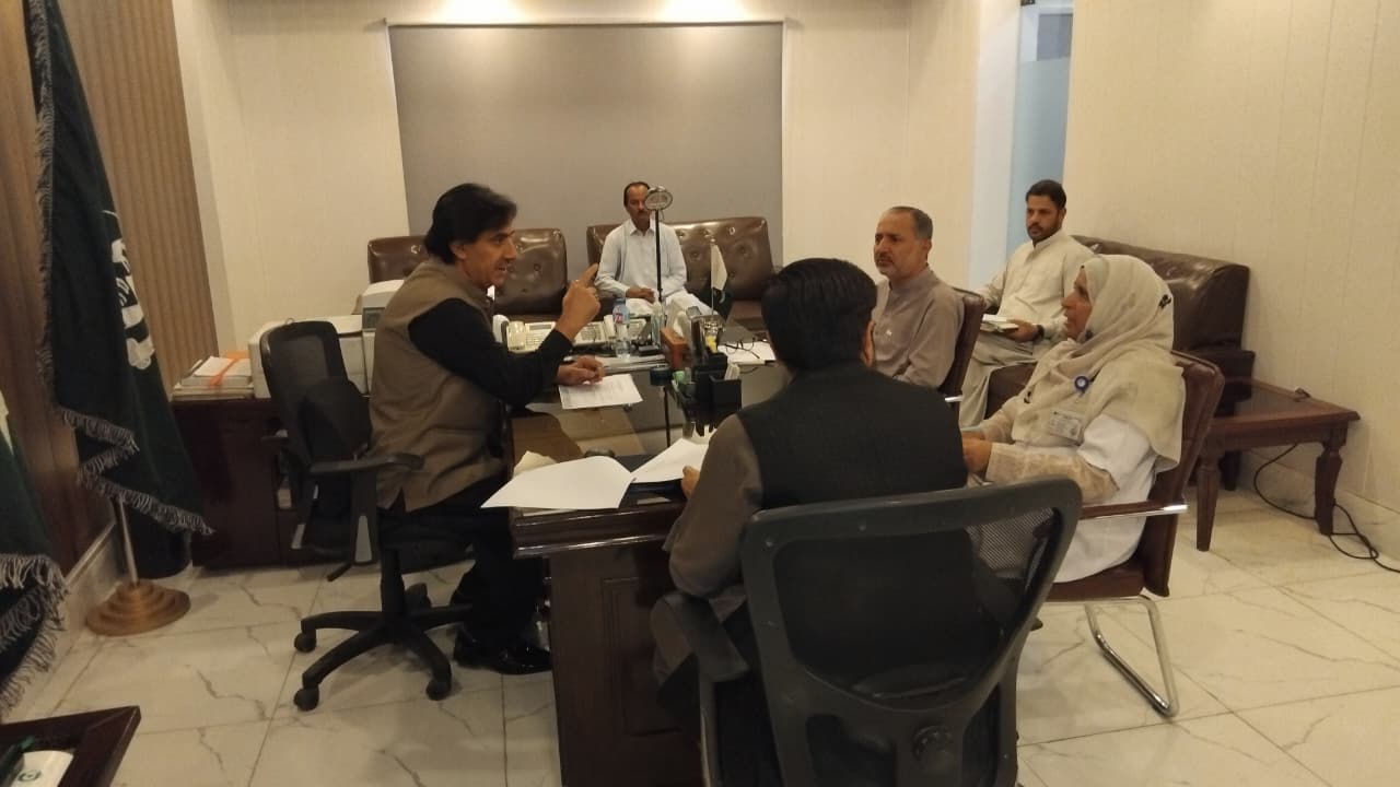 He was accompanied by our enthusiastic BRA interns, providing them with invaluable hands-on experience in field operations and public interaction.